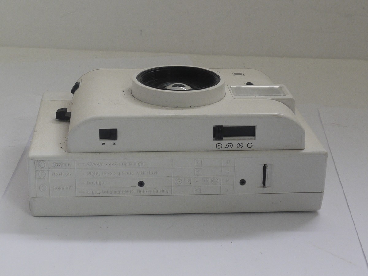 mwclassiccameras-20211015-57 Lomography Lomo Instant White coloured instant film camera with 27mm f8 lens
