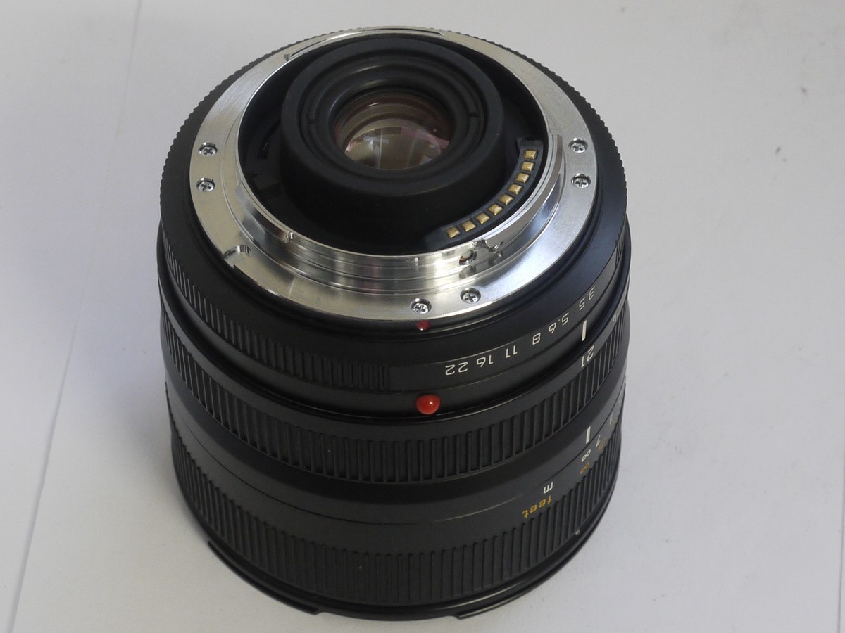 mwclassiccameras-20211022-285 Leica 21-35mm f3.5-4 Vario-Elmar-R ASPH ROM zoom lens (No.3925749) + Leica bayonet lens hood, makers caps & makers pouch case