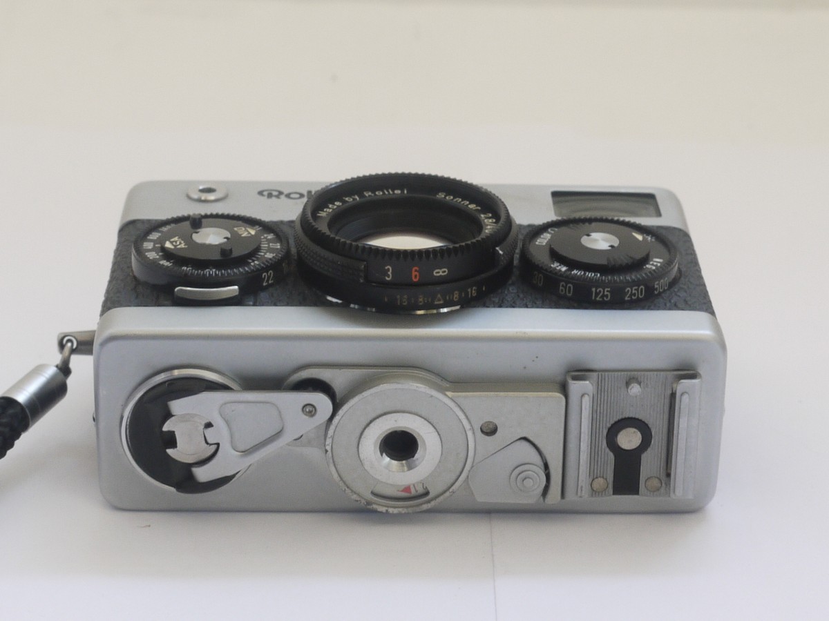 mwclassiccameras-20211022-5 Rollei 35S CDS metered, chrome 35mm camera with Rollei HFT 40mm f2.8 Sonnar collapsible lens + makers front cap, wrist strap, instructions & pouch case