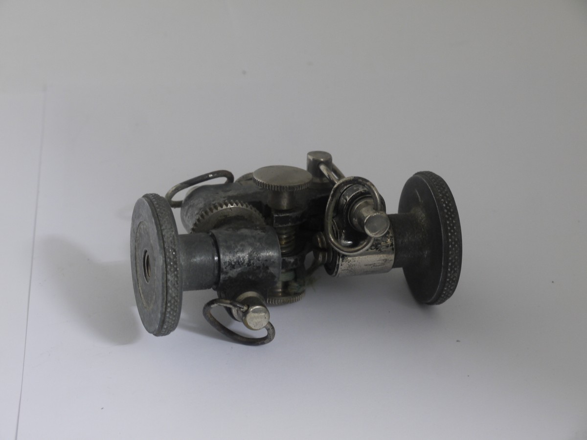 mwclassiccameras-20211112-192 Contessa Nettel Duotar Tripod head. Neat & versatile early vintage accessory (same as the Zeiss Ikon version)