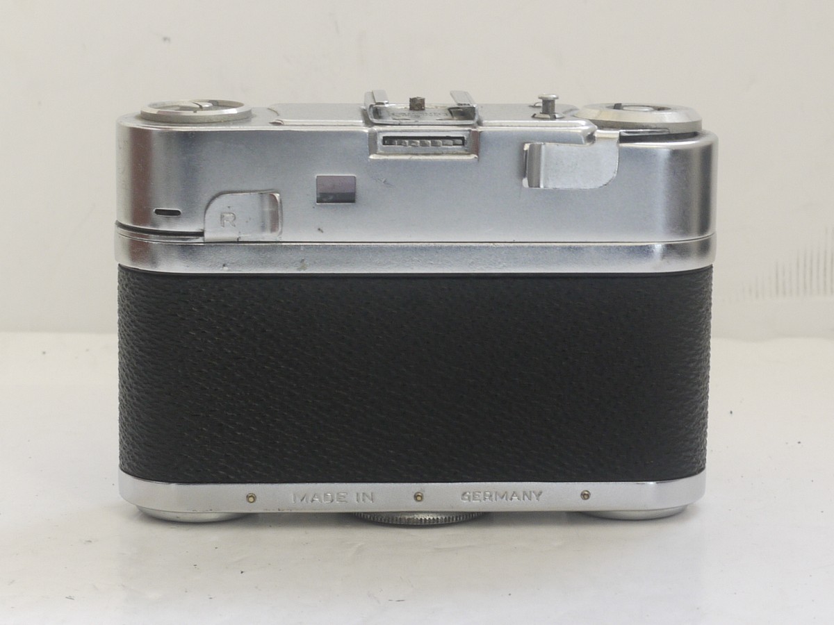 mwclassiccameras-20211112-77 Braun Paxette 35mm coupled rangefinder camera with three built-in frame finders + Steinheil 50mm f2.8 Cassarit E, Staeble 45mm f2.8 Kata & Staeble 135mm f3.8 Telenon L39 screw mount lenses, Braun Universal shoe finder, Various size/types filters & makers outfit case
