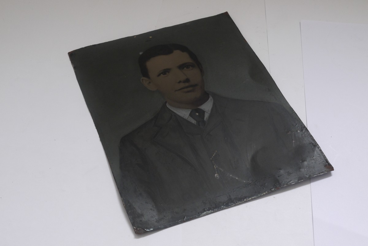 mwclassiccameras-20211119-180 Tin Plate Image of a young Man, with tinting. Measures 180 x 230mm. UNCOMMON IN THIS SIZE