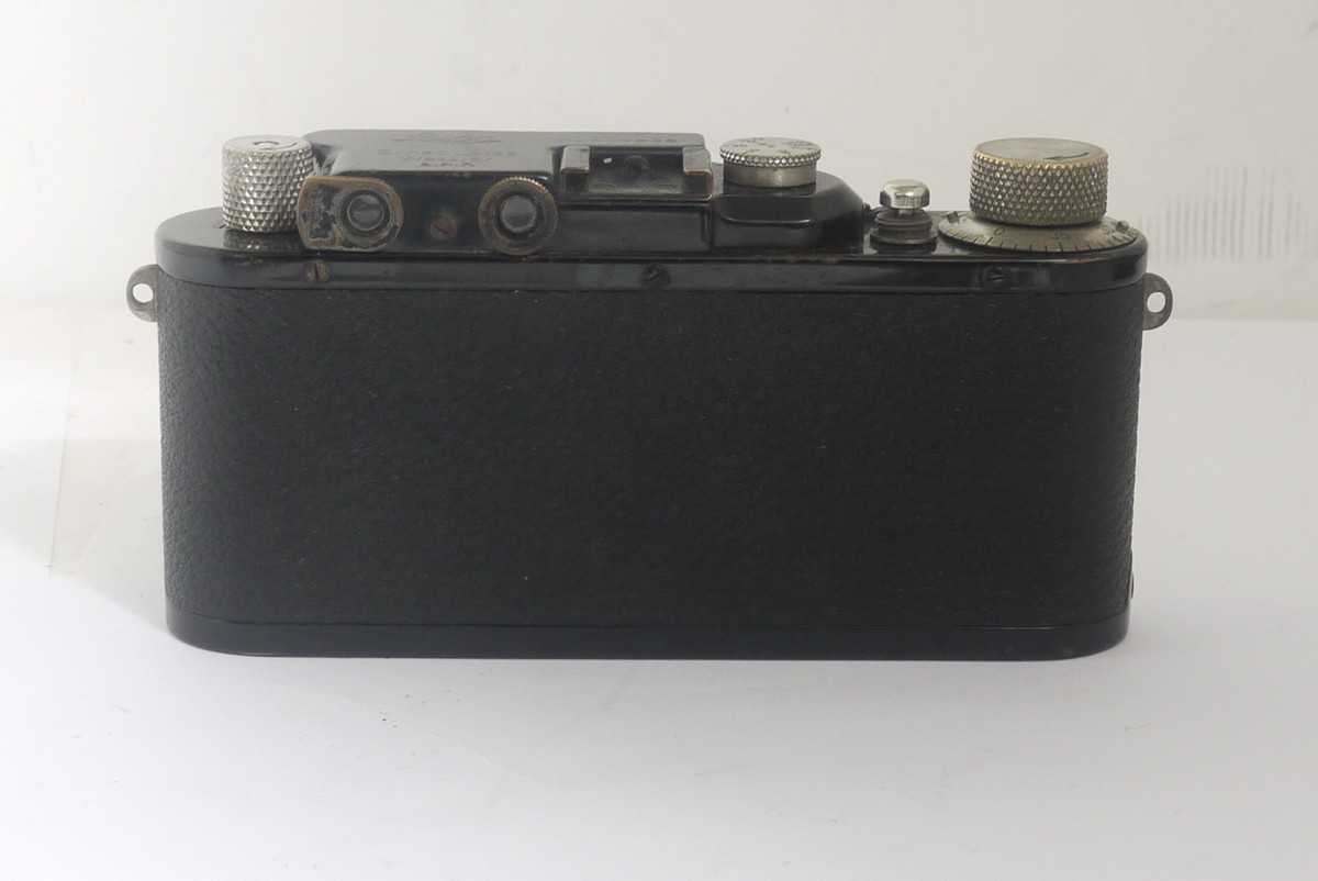 mwclassiccameras-20211119-202 Leica III black & nickel body (No.117648) + chrome body cap makers leather ER case