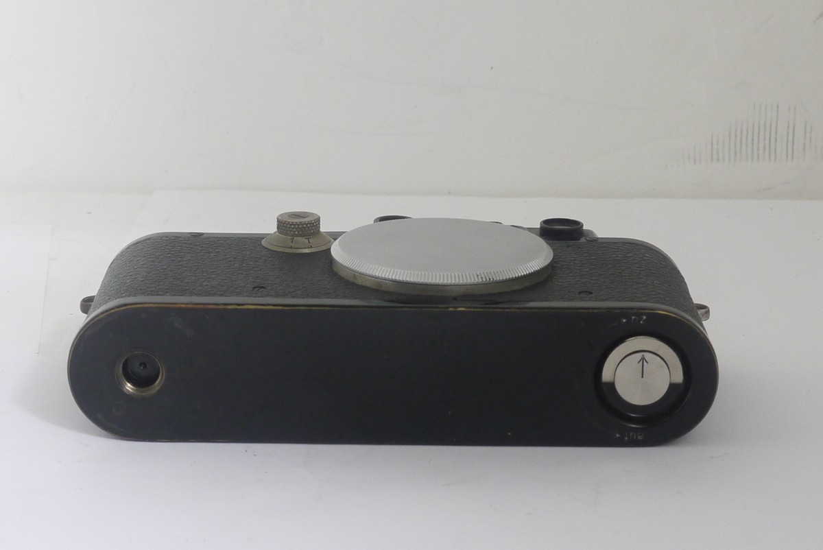 mwclassiccameras-20211119-204 Leica III black & nickel body (No.117648) + chrome body cap makers leather ER case