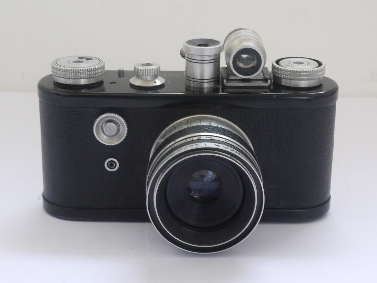mwclassiccameras-20211126-103 Corfield Periflex I black Leica Copy with Accessoriy shoe finder + 45mm f2.8 Lumax L39 screw mount lens