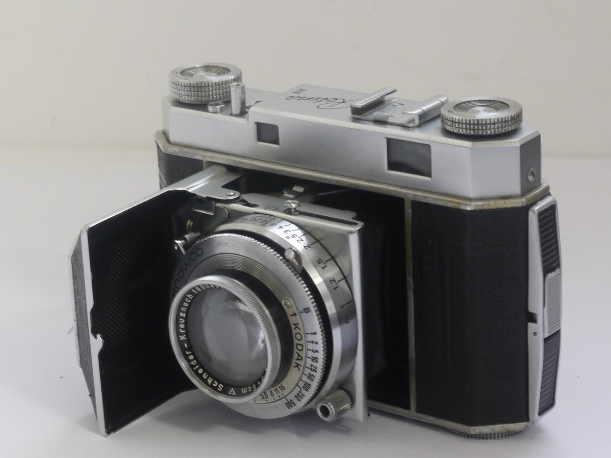 mwclassiccameras-20211126-219 Kodak Retina II 35mm folding coupled rangefinder camera with Schneider 5cm f2 Xenon uncoated lens in Compur-Rapid shutter + makers ER case