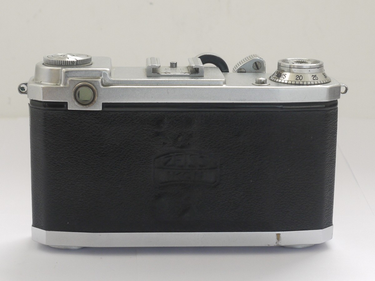 mwclassiccameras-20211126-37 Zeiss Ikon Tenax II 24x24 35mm couped rangefinder camera + Carl Zeiss Jena 4cm f2 Sonnar interchangeable lens