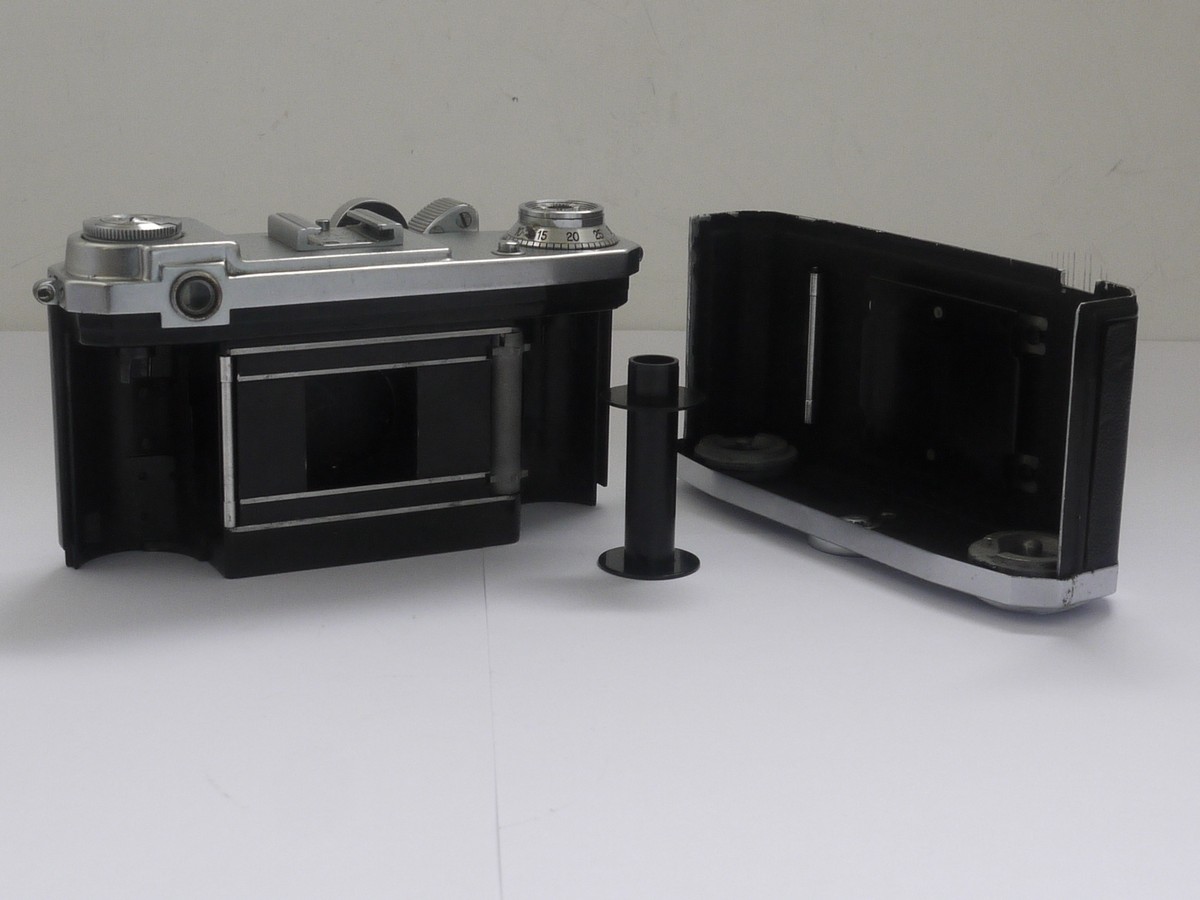 mwclassiccameras-20211126-40 Zeiss Ikon Tenax II 24x24 35mm couped rangefinder camera + Carl Zeiss Jena 4cm f2 Sonnar interchangeable lens
