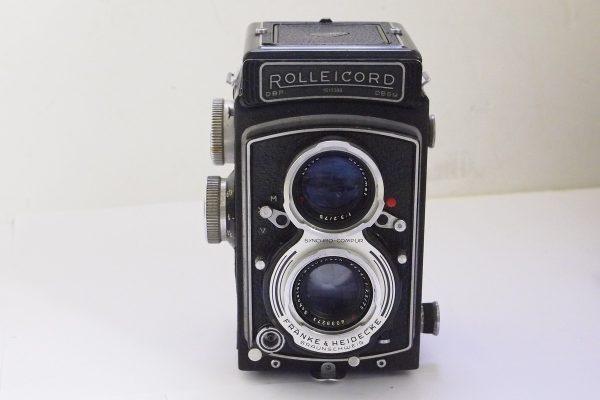 OLYMPUS DIGITAL CAMERA Rolleicord V TLR with 75mm f3.5 Xenar lens in Synchro Compur shutter + makers front cap, ER case & box