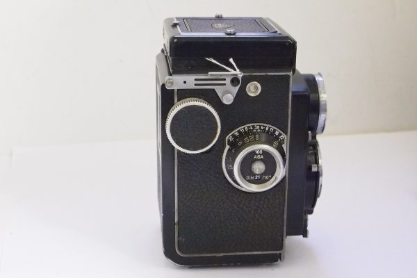 OLYMPUS DIGITAL CAMERA Rolleicord V TLR with 75mm f3.5 Xenar lens in Synchro Compur shutter + makers front cap, ER case & box