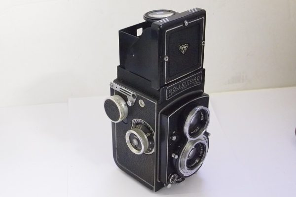 OLYMPUS DIGITAL CAMERA Rolleicord V TLR with 75mm f3.5 Xenar lens in Synchro Compur shutter + makers front cap, ER case & box