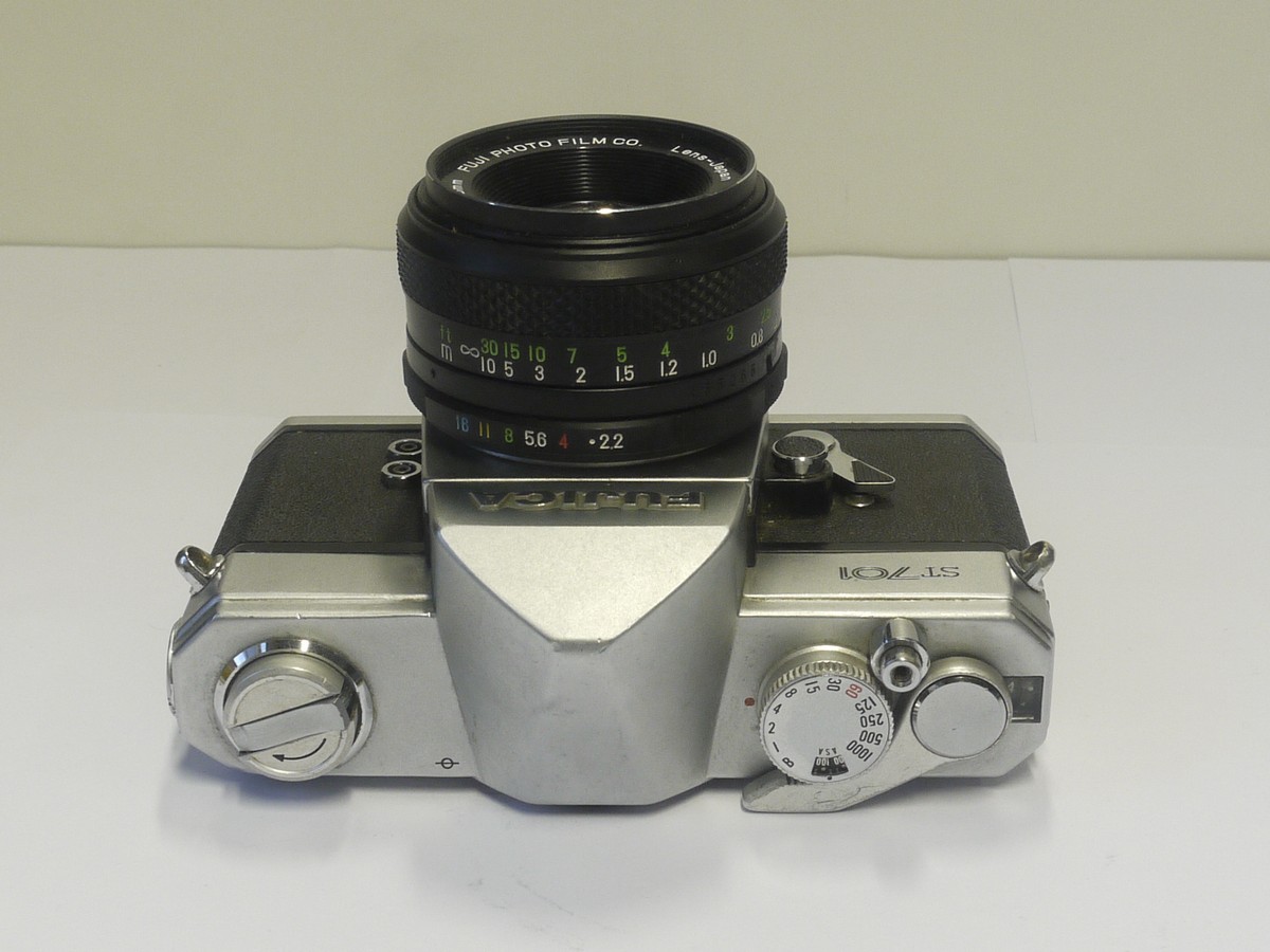mwclassiccameras-20211231-40 Fujica ST701 chrome 35mm SLR + Fuji 55mm f2.2 Fujinon M42 screw mount lens