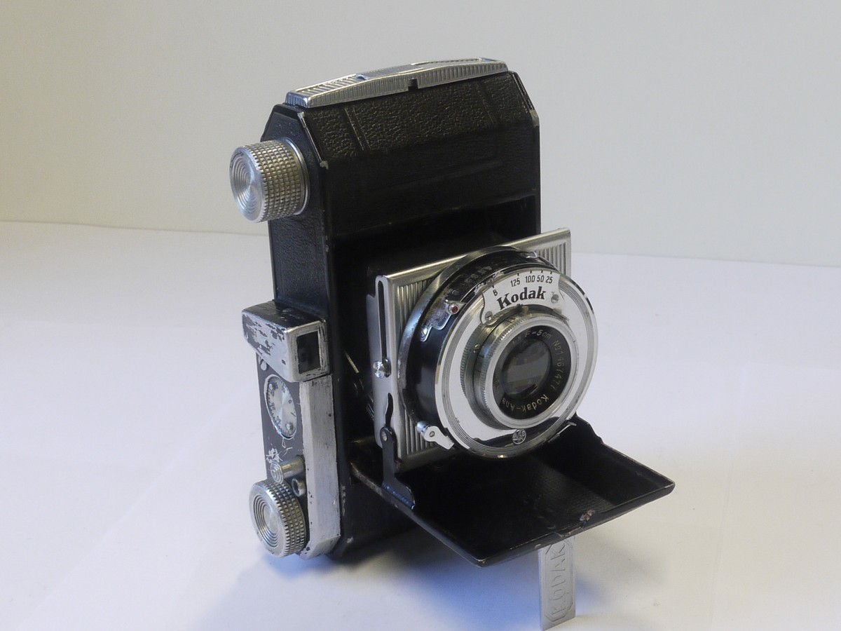 mwclassiccameras-20220114-176 Kodak Retinette 2 Type 160 35mm folding camera, with 5cm f4.5 Anastigmat lens in 4-speed shutter