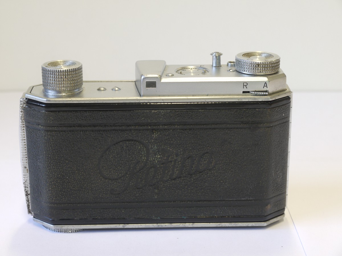 mwclassiccameras-20220114-18 Kodak Retina I Type 010 35mm folding camera with 5cm f3.5 Ektar uncoated lens in Compur shutter + makers ER case