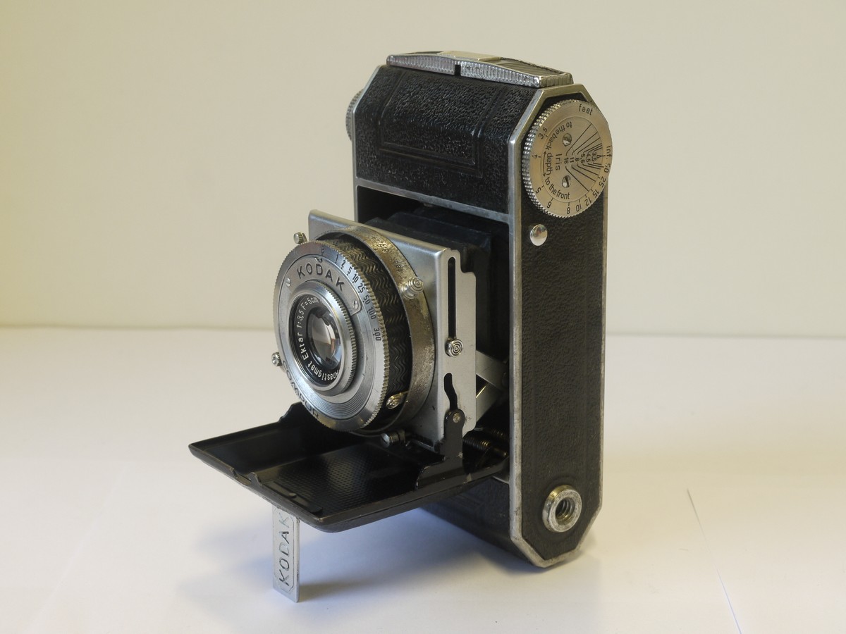 mwclassiccameras-20220114-22 Kodak Retina I Type 010 35mm folding camera with 5cm f3.5 Ektar uncoated lens in Compur shutter + makers ER case