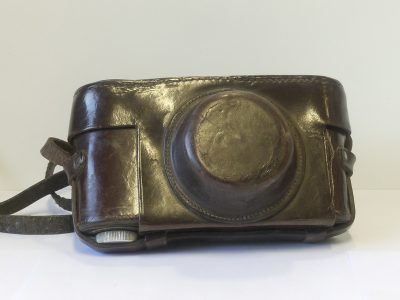 Unamed brown leather ER case with strap, for Leica/Leica Copy cameras. Large Tripod bush size