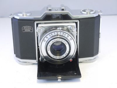 Zeiss Ikon Contina 522/24 35mm folding viewfinder camera with 45mm f3.5 Novar-Anastigmat lens in Pronto shutter + makers ER case