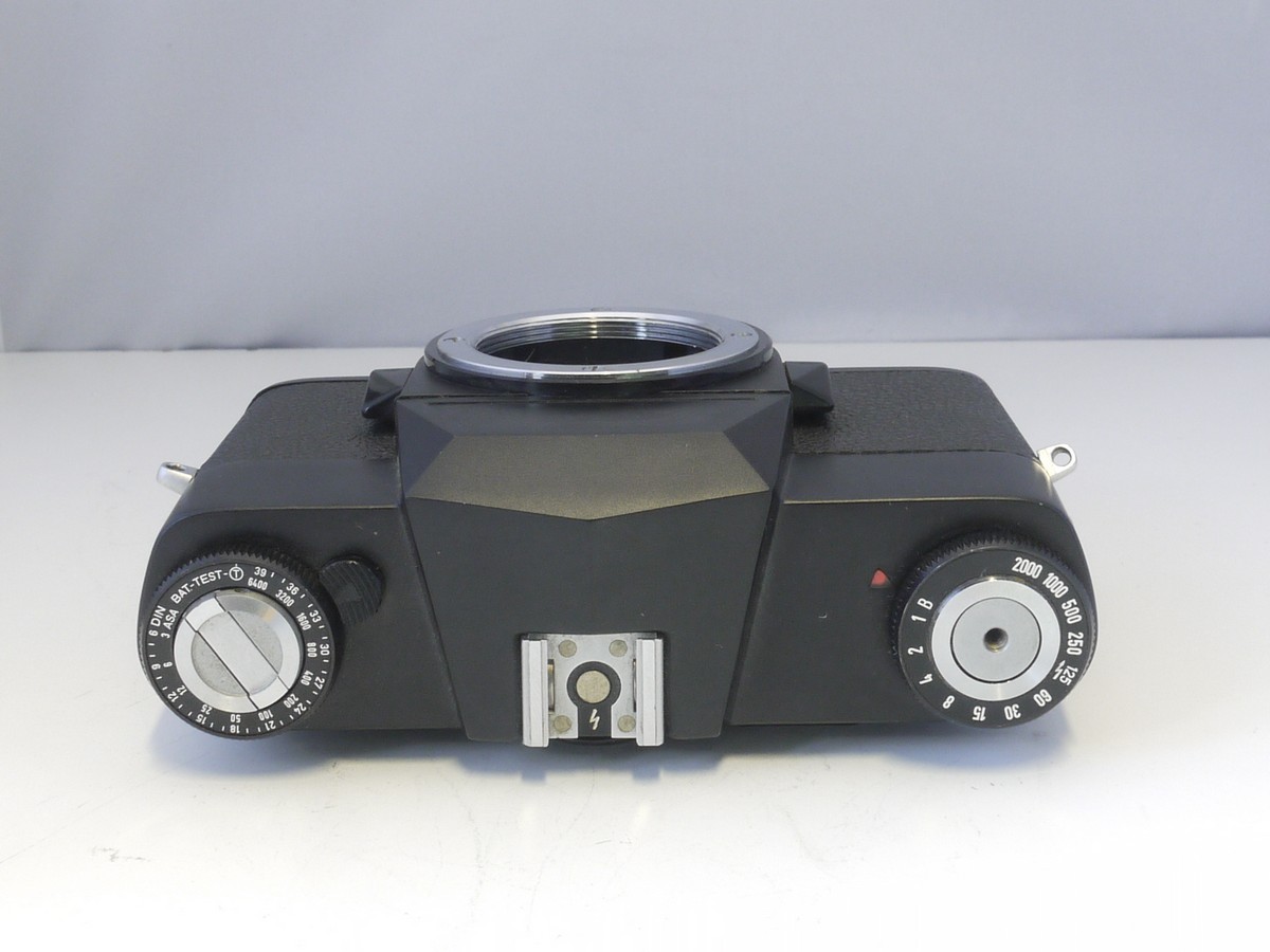 mwclassiccameras-20220204-223 Regula Reflex 2000 CTL 35mm SLR body, M42 screw mount. No nameplate. UNCOMMON