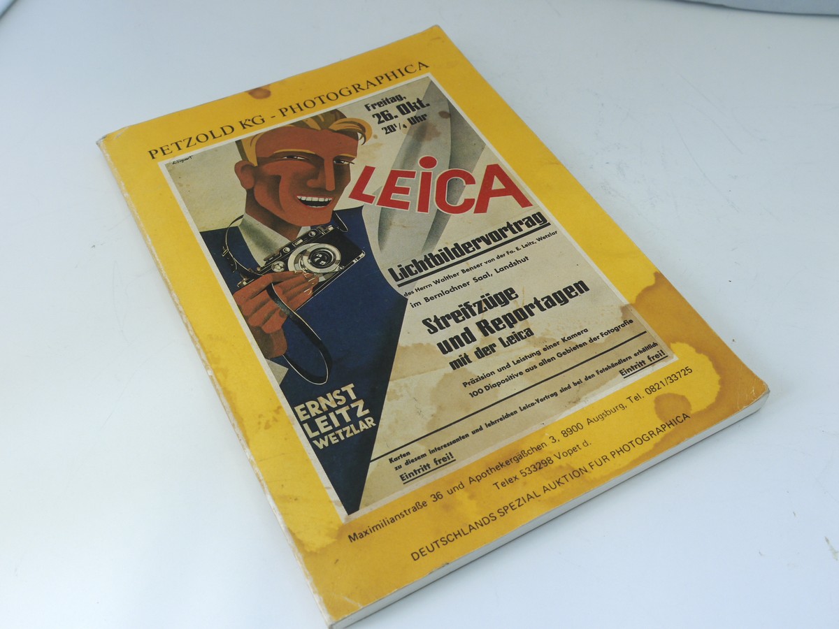 mwclassiccameras-20220311-322 Leica Lichtbildervortrag Leica Auction Catalogue book.