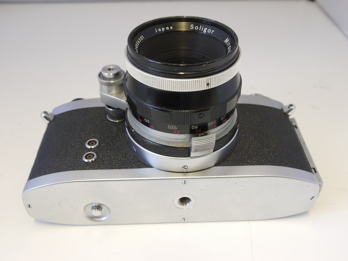 mwclassiccameras-20220318-122 Miranda D 35mm SLR with plain prism finder + 5cm f1.9 Soligor Miranda bayonet mount lens with shutter release connecting arm