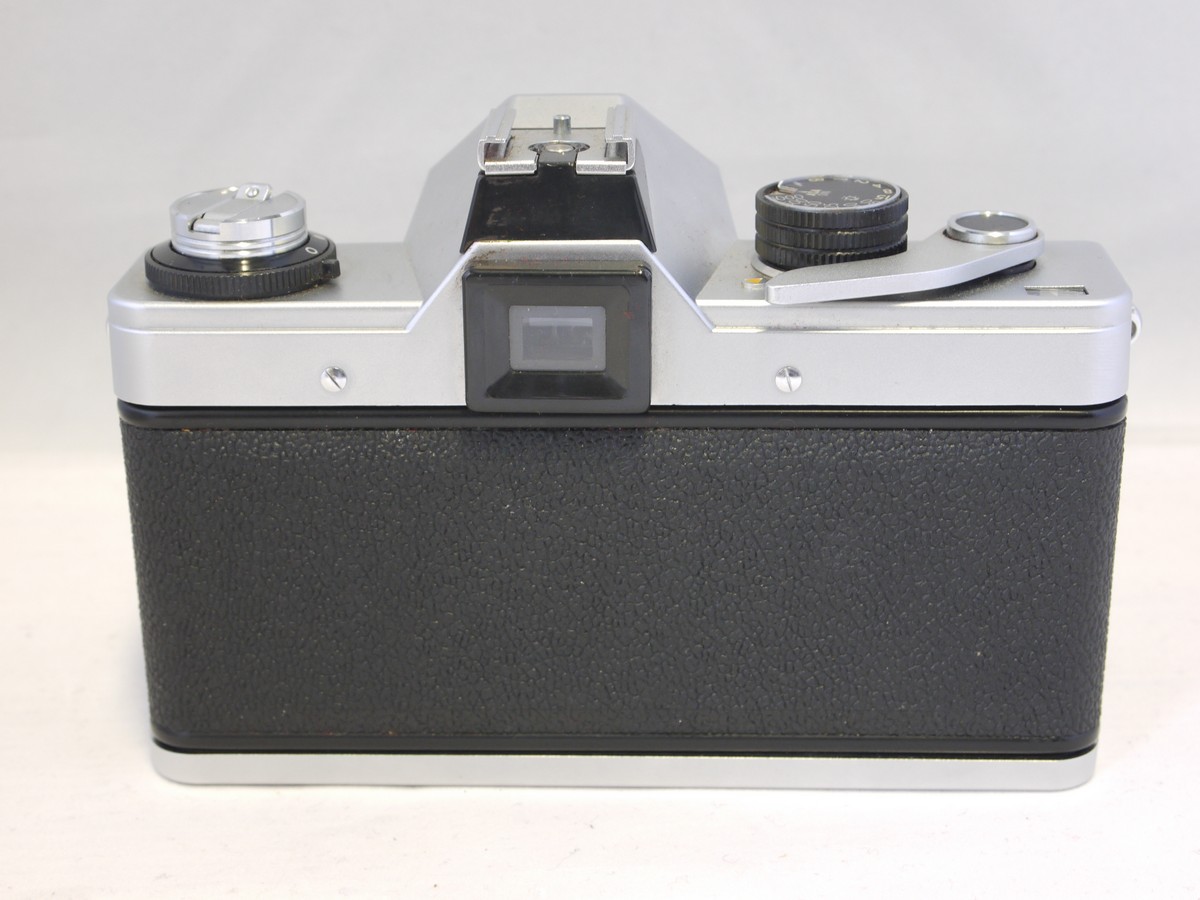 mwclassiccameras-20220325-34 Praktica LLC 35mm SLR, chrome + 50mm f1.8 Pentacon electric M42 screw mount lens & ER case