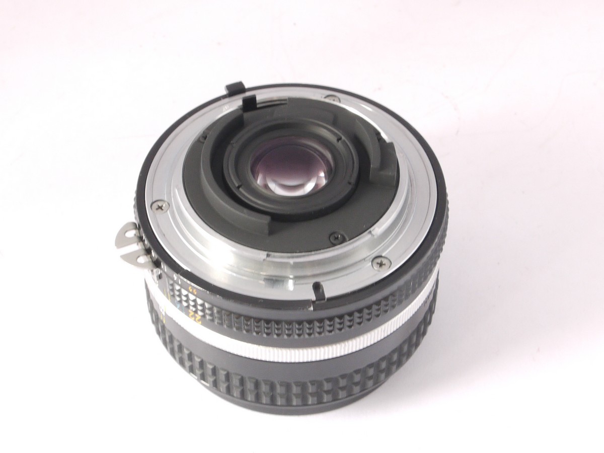 Nikon 20mm f3.5 Nikkor manual focus AIS mount lens + Nikon HK-6