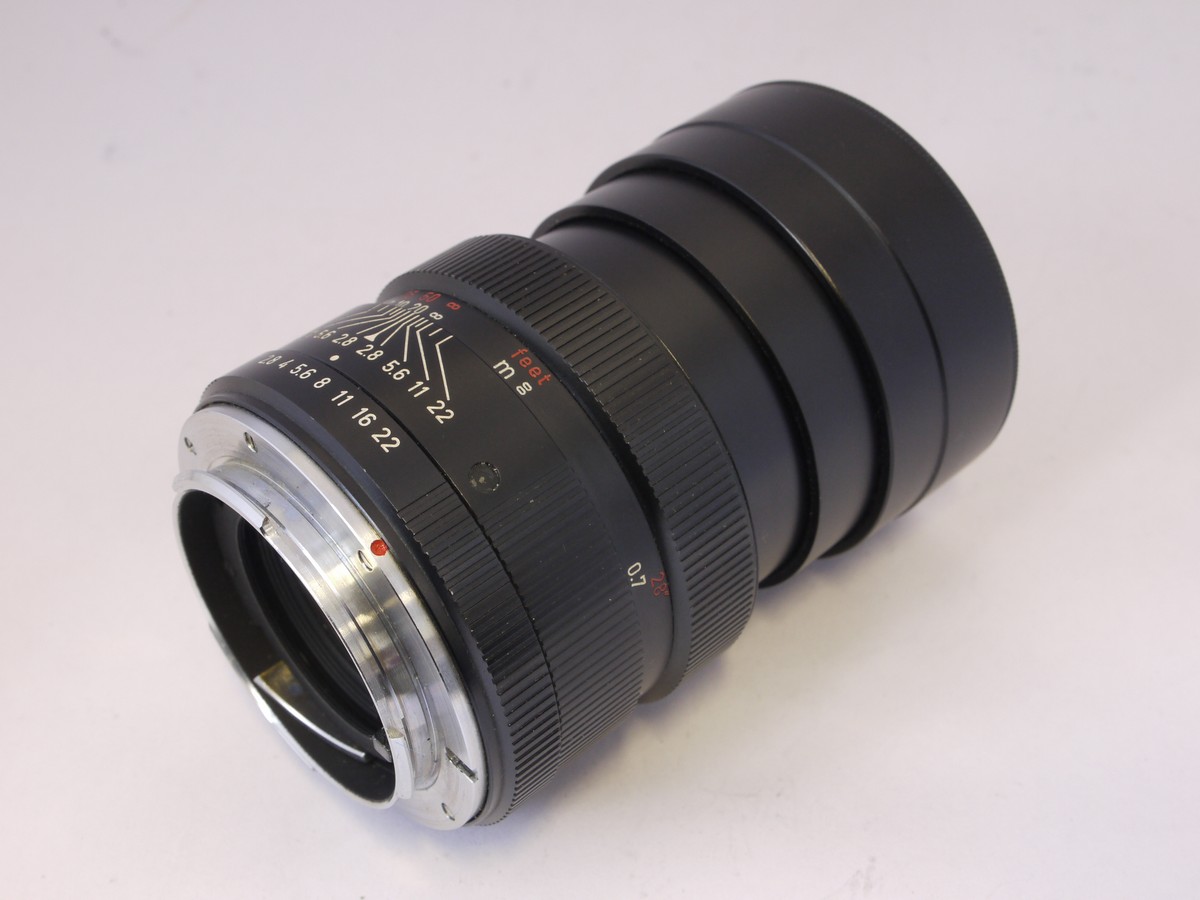 mwclassiccameras-20220415-133 Leitz Wetzlar 90mm f2.8 Elmarit-R 2-cam (No.2094645) with built-in lens hood + makers front cap