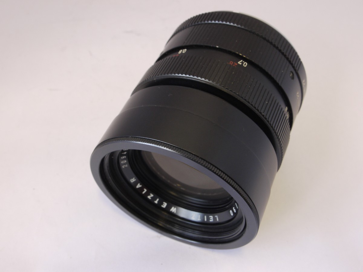 mwclassiccameras-20220415-134 Leitz Wetzlar 90mm f2.8 Elmarit-R 2-cam (No.2094645) with built-in lens hood + makers front cap