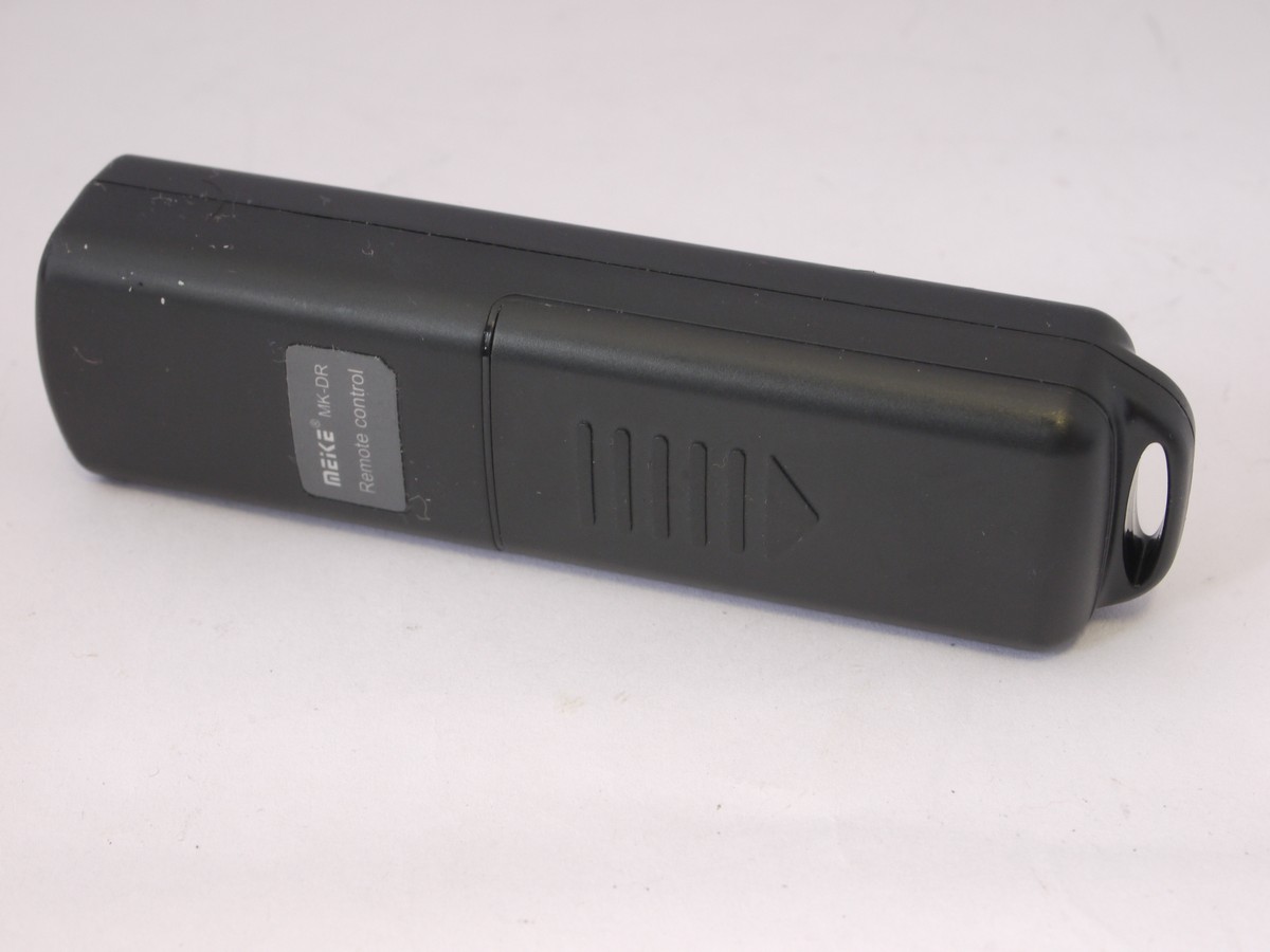 mwclassiccameras-20220422-167 Meike MK-XT1 Pro Remote Control Battery Pack for Fuji X-T1 + instructions & box