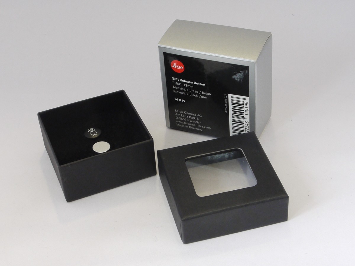 mwclassiccameras-20220429-166 Leica Soft Release Button, 12mm, 100 Years Limited Edition "100" (14019) + presentation case & makers Box