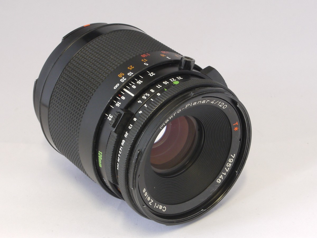 mwclassiccameras-20220429-210 Carl Zeiss 120mm f4 Makro Planar T* Hasselblad V mount lens + makers caps
