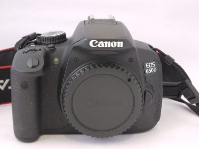 Canon EOS 650D Digital SLR Body, APS Sensor, with Canon Battery, Norifon USB charger, makers body cap,  neck strap & ER case