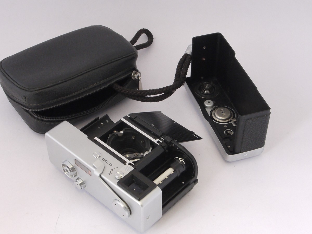 mwclassiccameras-20220513-29 Rollei 35 chrome, with 40mm f3.5 Tessar collapsible lens, with makers front cap, strap & pouch case