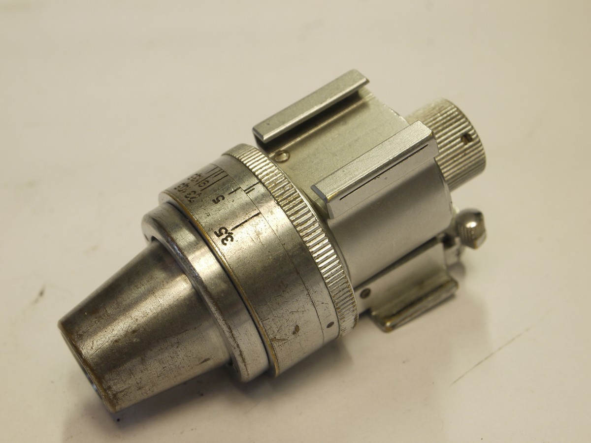 mwclassiccameras-20220520-226 Leitz Universal shoe finder, chrome VIDOM, with frames for 35, 50, 72, 90, 105 & 135mm