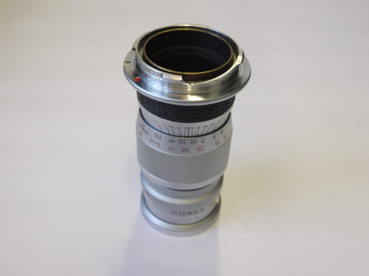mwclassiccameras-20220527-236 Leitz 90mm f4 Elmar-M chrome (No.1712585) + makers caps
