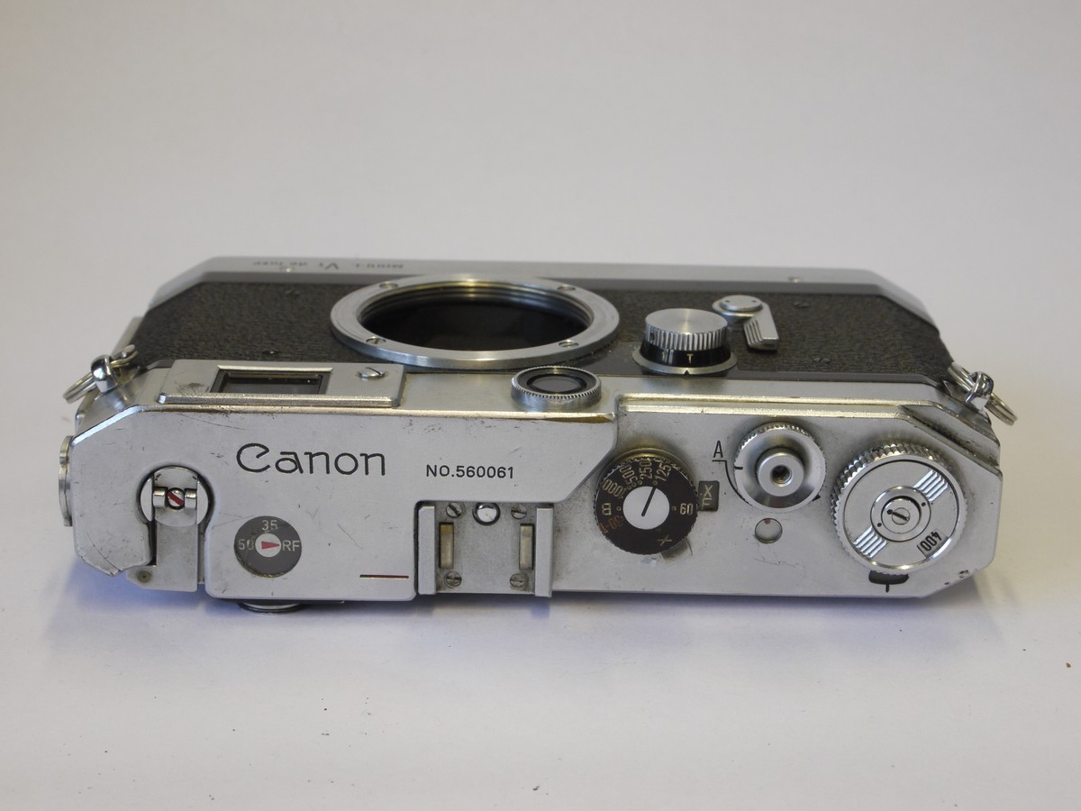 mwclassiccameras-20220527-27 Canon Vt de luxe Leica Copy body, L39 mount (No.560061) with base-winder film advance