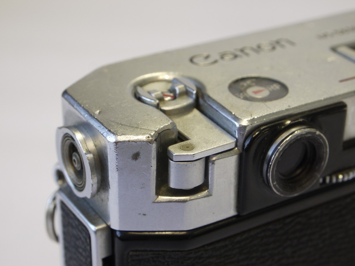 mwclassiccameras-20220527-30 Canon Vt de luxe Leica Copy body, L39 mount (No.560061) with base-winder film advance