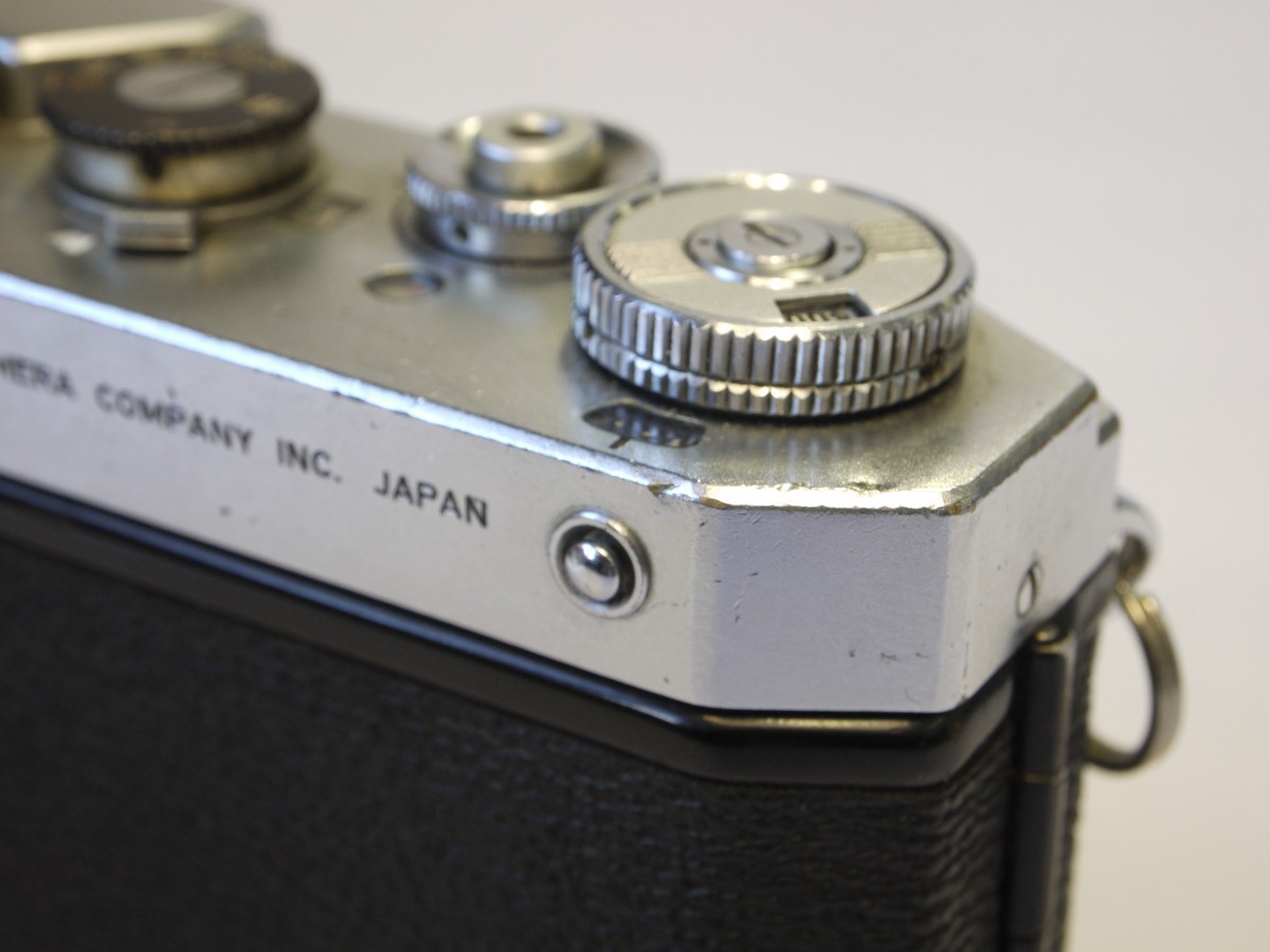 mwclassiccameras-20220527-31 Canon Vt de luxe Leica Copy body, L39 mount (No.560061) with base-winder film advance