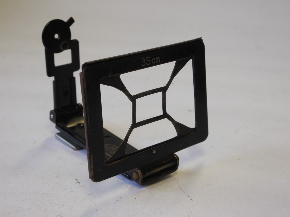 mwclassiccameras-20220527-370 Leitz Folding Sports Finder, all black paint, for 35, 50, 73 & 90mm RASUK