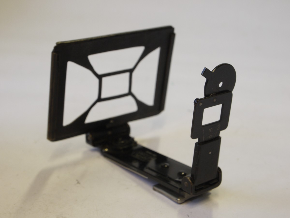 mwclassiccameras-20220527-371 Leitz Folding Sports Finder, all black paint, for 35, 50, 73 & 90mm RASUK