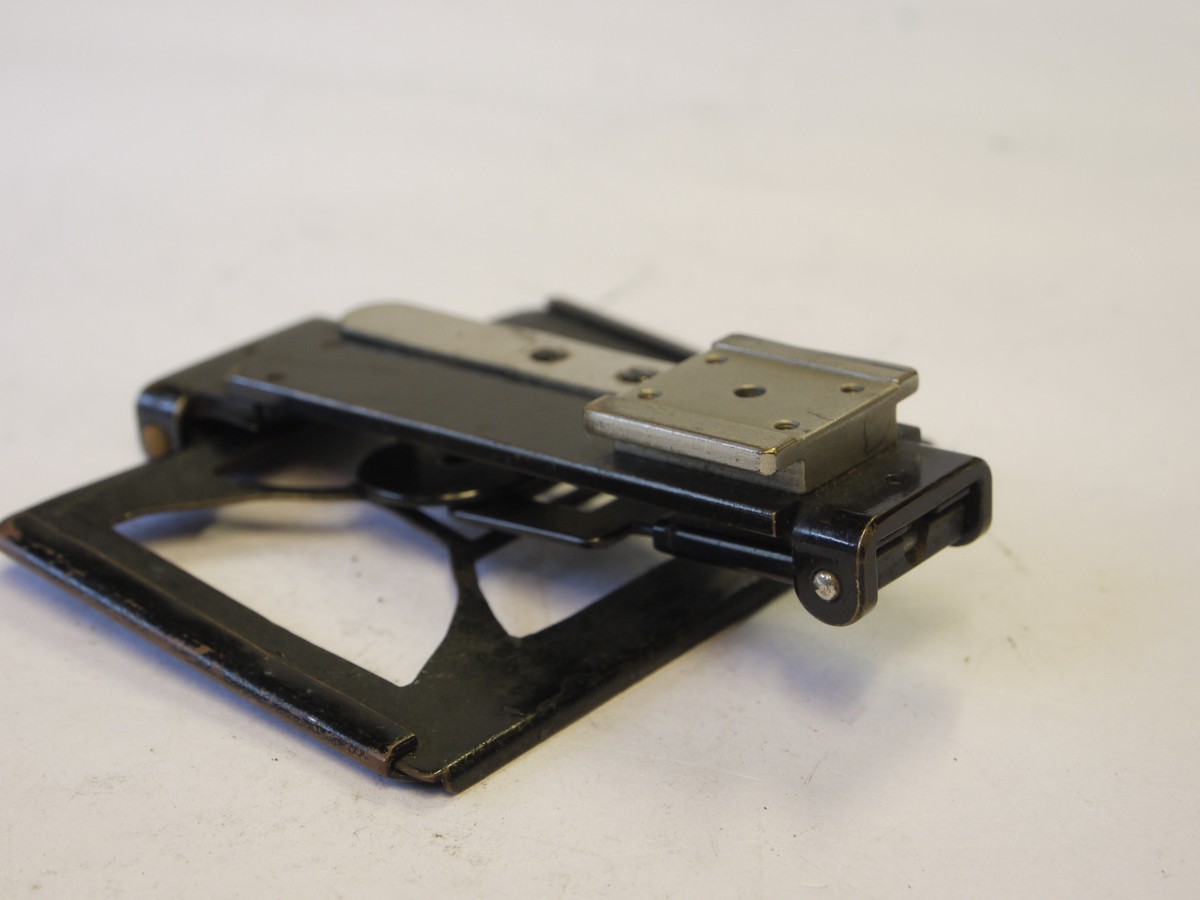 mwclassiccameras-20220527-373 Leitz Folding Sports Finder, all black paint, for 35, 50, 73 & 90mm RASUK