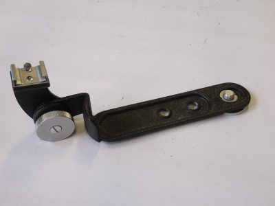 Leitz Adjustable Flash bracket, black crackle metal