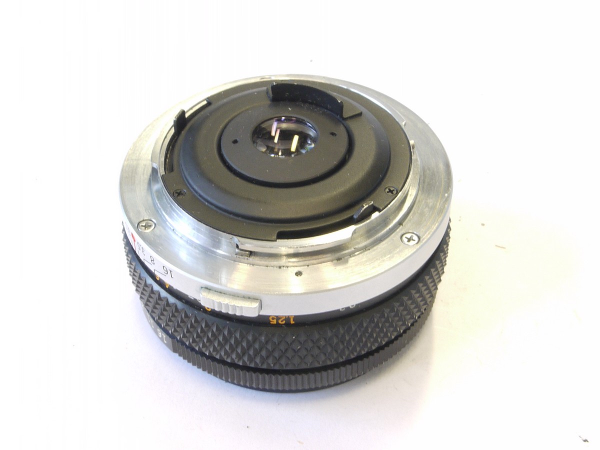 mwclassiccameras-20220603-189 Olympus 28mm f3.5 G Zuiko manual focus OM mount lens + rear cap & filter