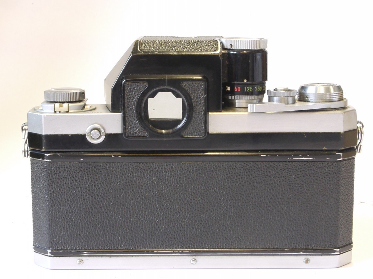 mwclassiccameras-20220603-250 Nikon F chrome with Photomic FTN Prism Finder