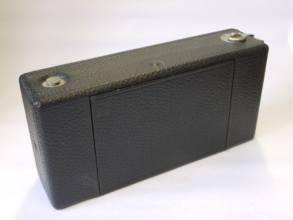 mwclassiccameras-20220610-187 Ansco No.3A Folding Buster Brown large Postcard rollfilm camera with black bellows & Wollensak lens