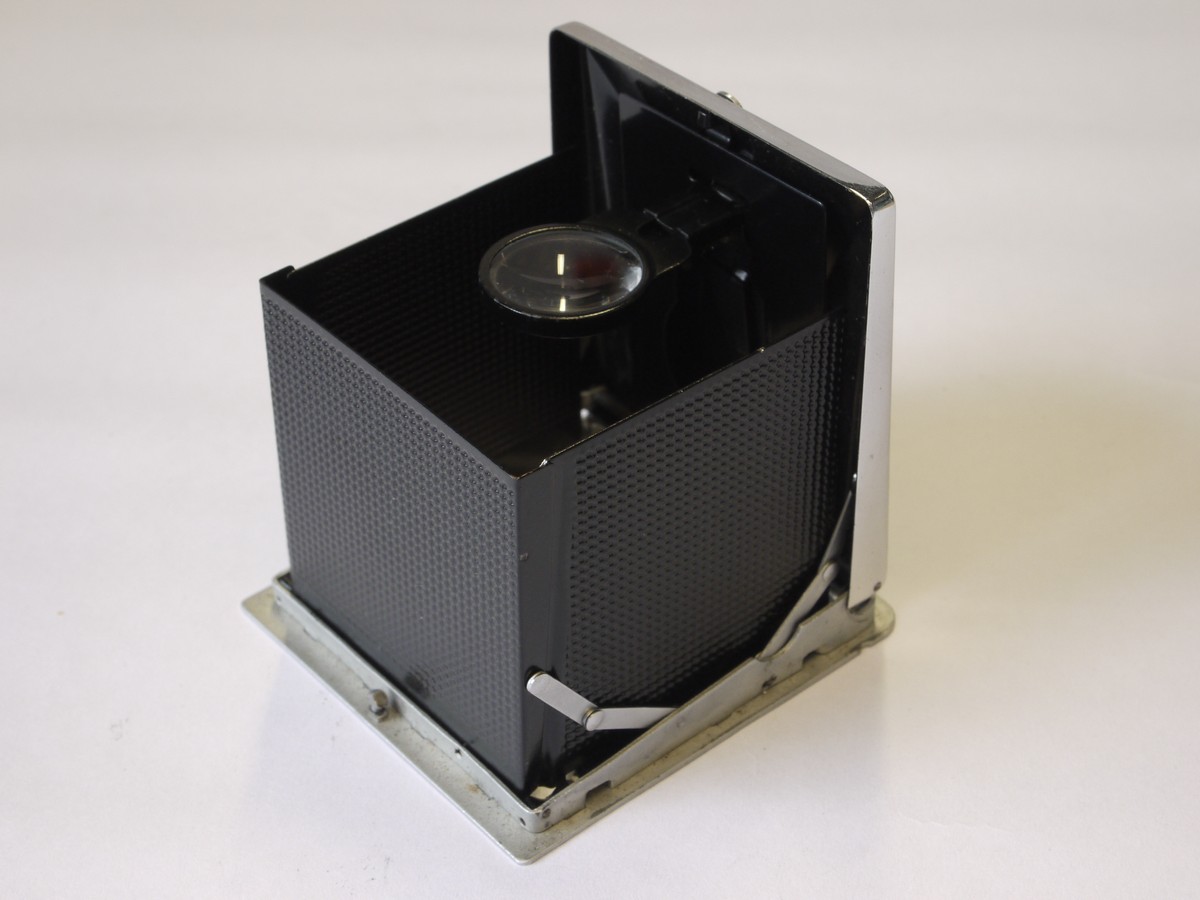 mwclassiccameras-20220610-27 Russian/Soviet made Waist-level finder with magnifier for Salyut 6x6 Hasselblad copy