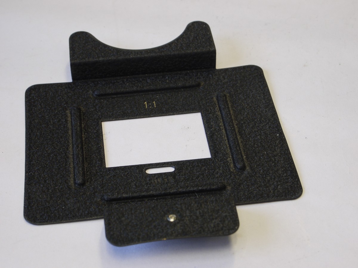 mwclassiccameras-20220610-283 Leitz Copying Gauge/Stand, Grey crackle finish, BEOON, with platform, column, B,C & D tubes, Set of three masking frames (1:1, 1:1.5 & 1:2), Magnifier & Grond glass focus checker. Can be used for all Leica Cameras. UNCOMMON