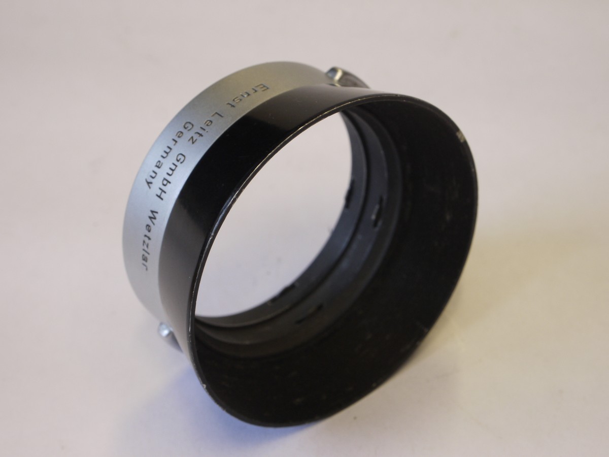mwclassiccameras-20220610-287 Leitz Clip-on metal reversible lens hood for 35mm f2/f2.8/f3.5 & 50mm f2 (IROOA) + Makers box
