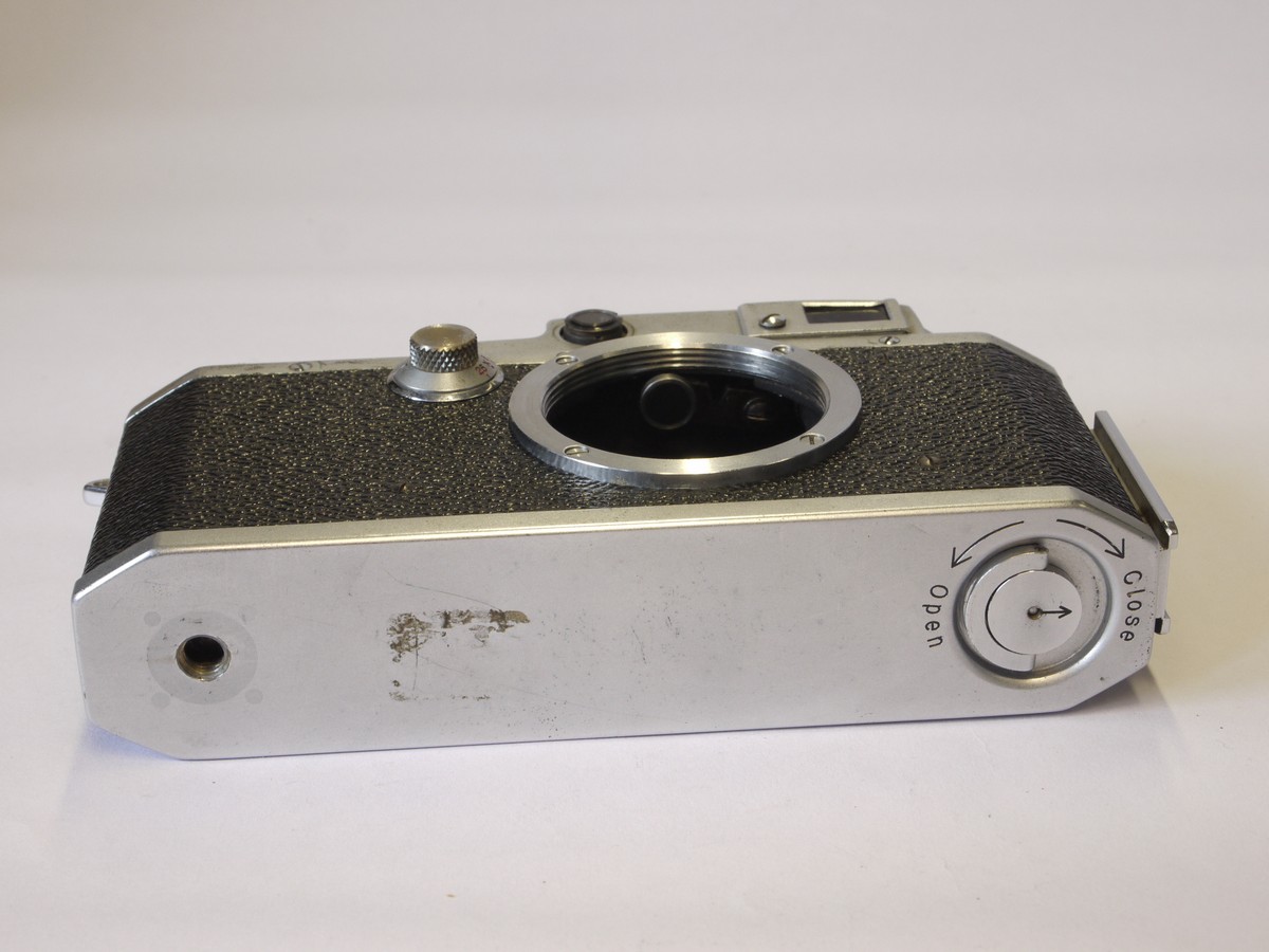 mwclassiccameras-20220610-51 Canon IID Leica Copy chrome body, L39 (No.126005)