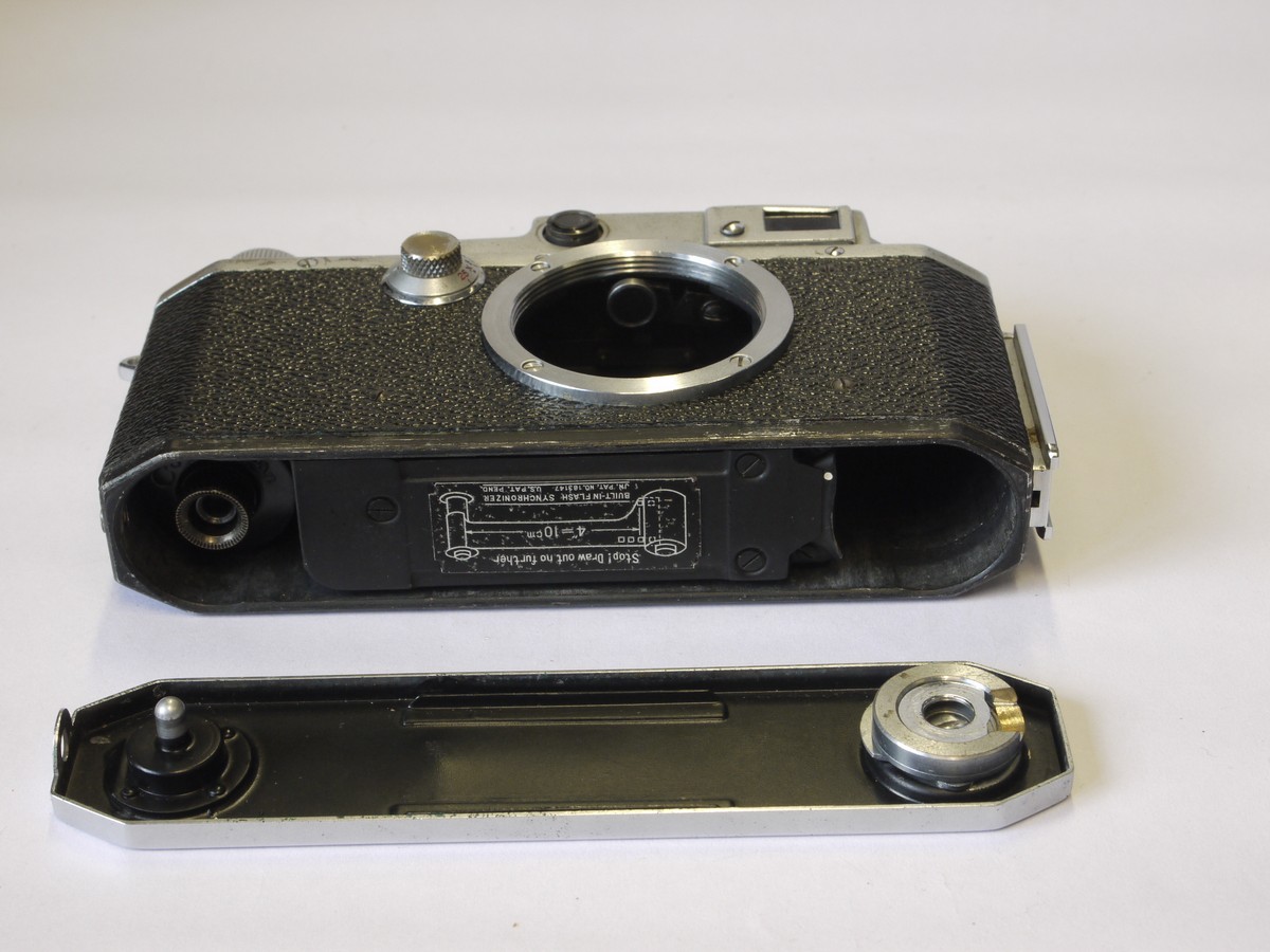 mwclassiccameras-20220610-52 Canon IID Leica Copy chrome body, L39 (No.126005)